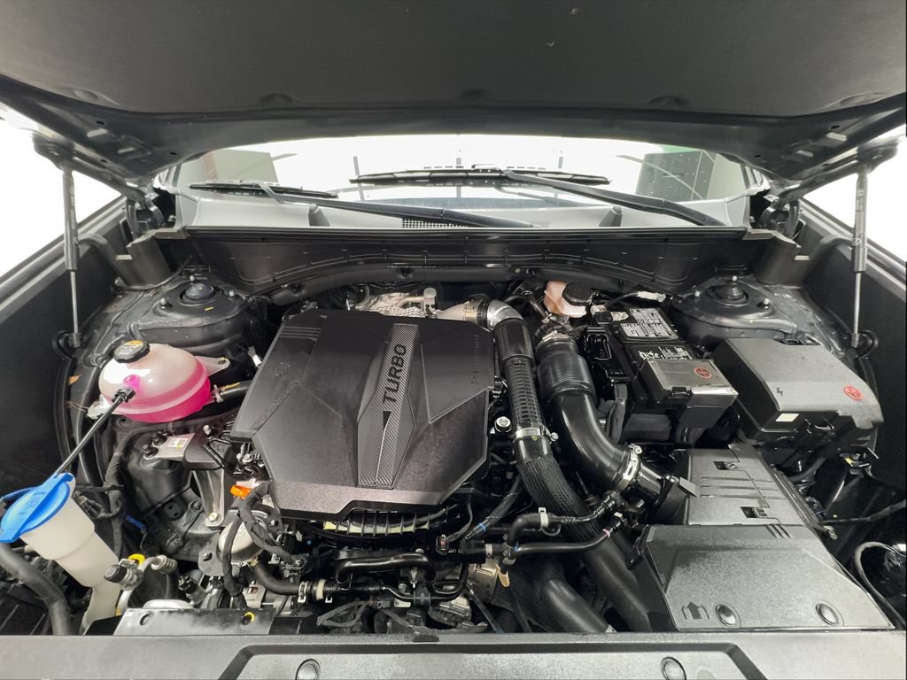 Used 2025 Hyundai Santa Fe Limited FWD image 18
