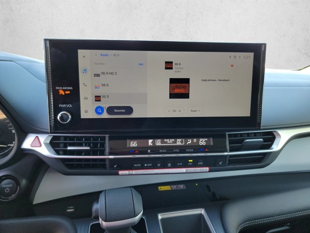 Used 2026 Toyota Sienna XLE FWD image 15