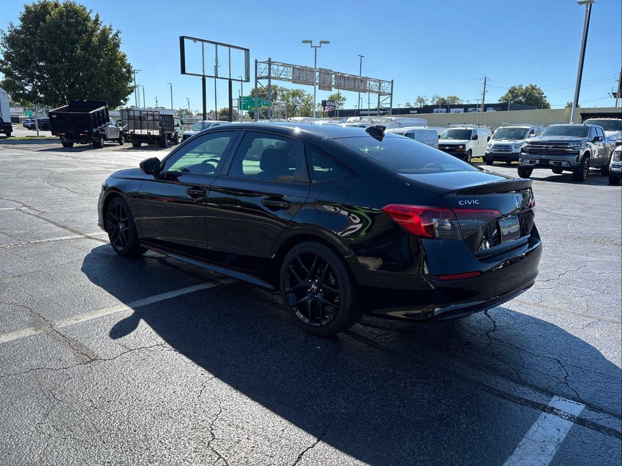 Used 2023 Honda Civic Sport image 6