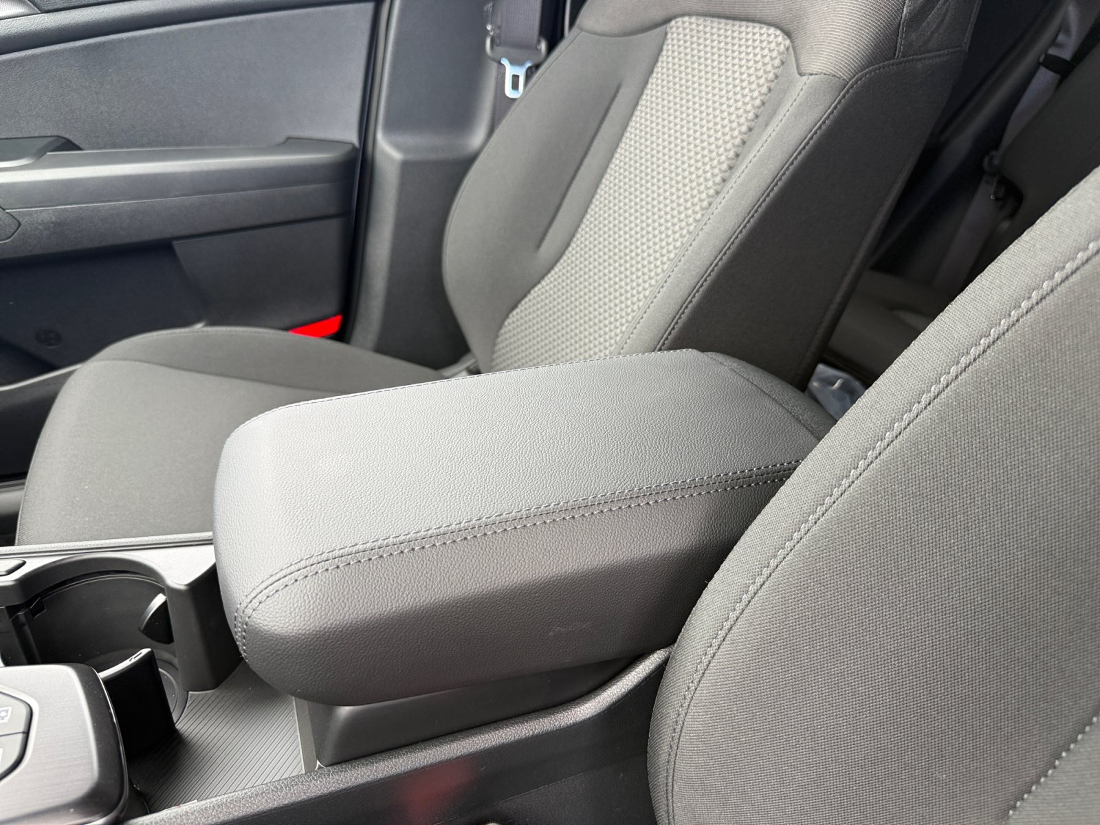 New 2026 Kia Sportage LX FWD image 14