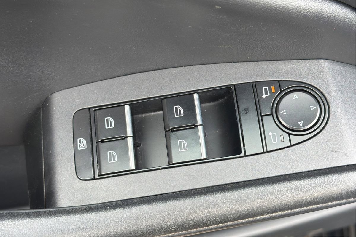 Used 2021 MAZDA MAZDA3 s image 35