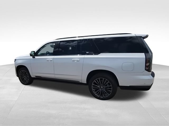 Used 2025 Cadillac Escalade ESV Sport Platinum AWD/4WD image 6