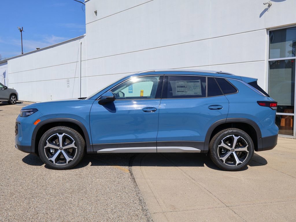 New 2026 Volkswagen Tiguan SE AWD/4WD image 2