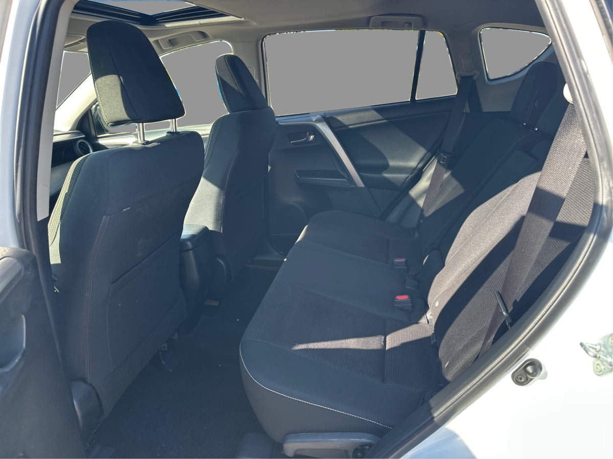 Used 2016 Toyota RAV4 XLE AWD/4WD image 34