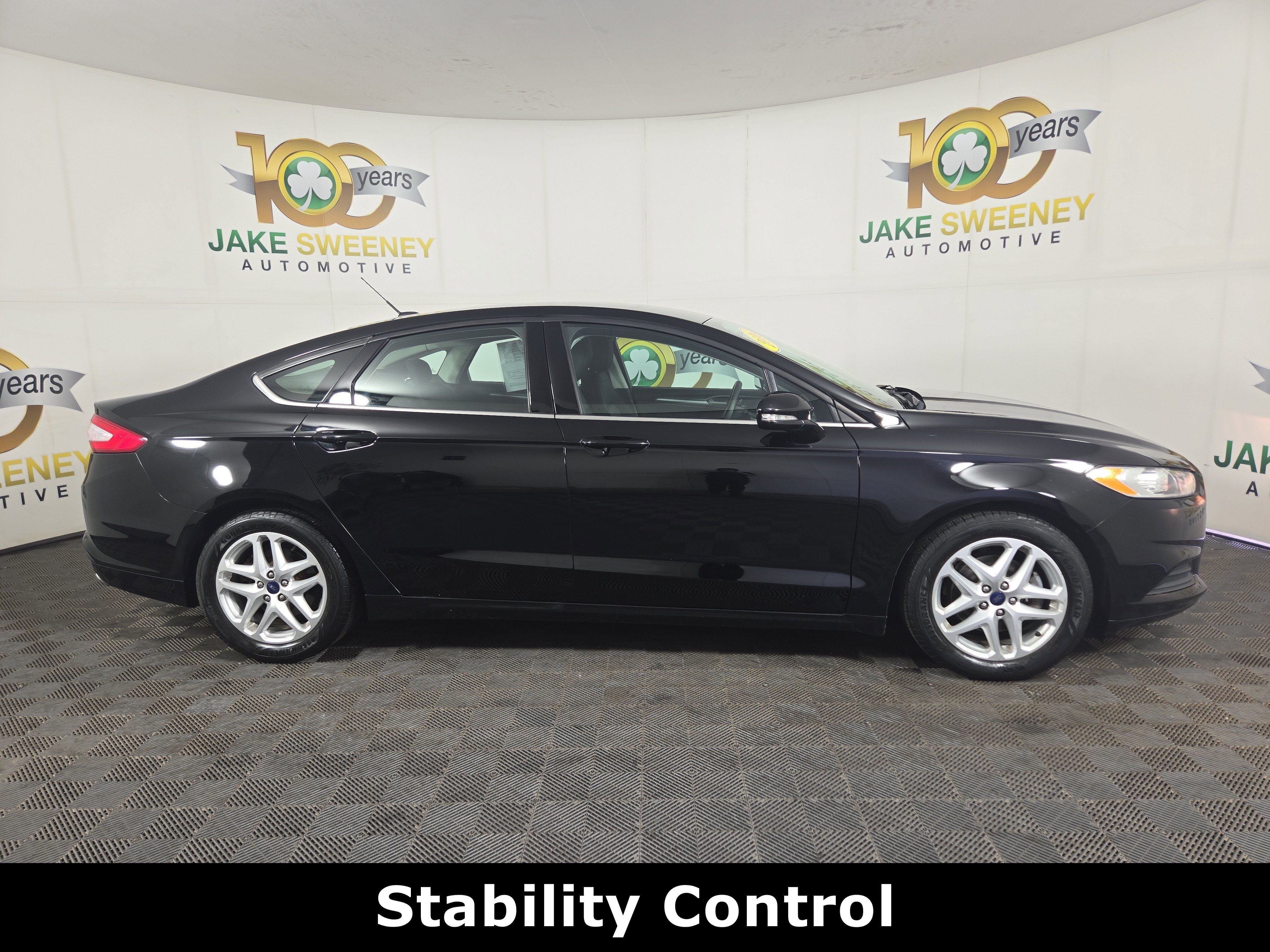 Used 2016 Ford Fusion SE image 11