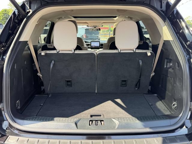 Used 2021 Ford Explorer XLT w/ Equipment Group 202A AWD/4WD image 8