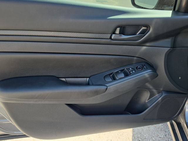Certified 2025 Nissan Altima 2.5 S FWD image 17