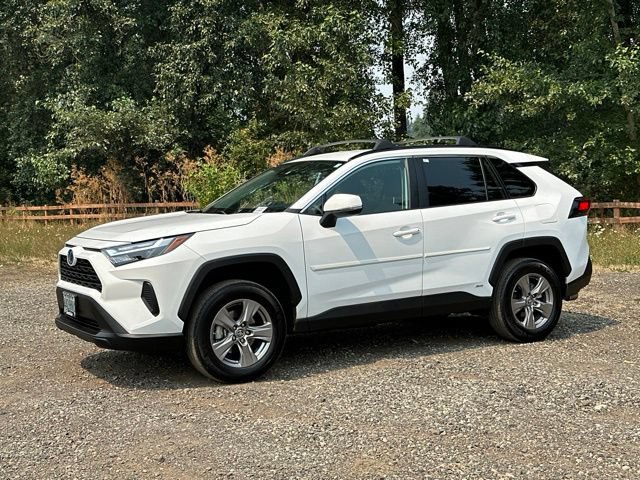 Used 2023 Toyota RAV4 LE AWD/4WD image 5
