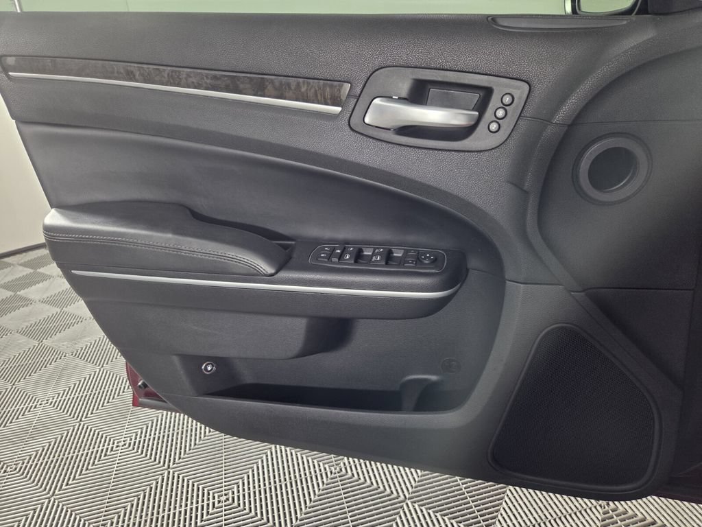 Used 2023 Chrysler 300 Touring L w/ Comfort Group RWD image 19