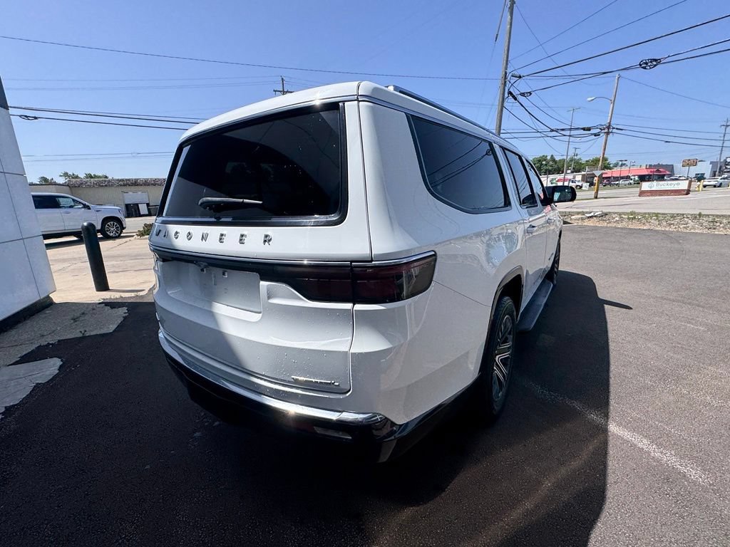 Used 2023 Jeep Wagoneer L Series II AWD/4WD image 5