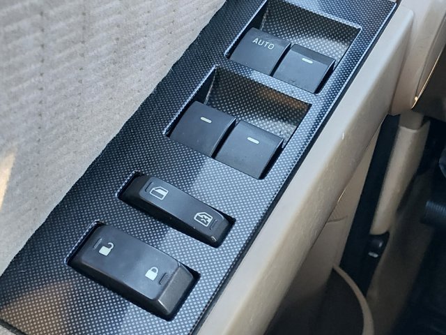 Used 2008 Ford Explorer Sport Trac XLT RWD image 24