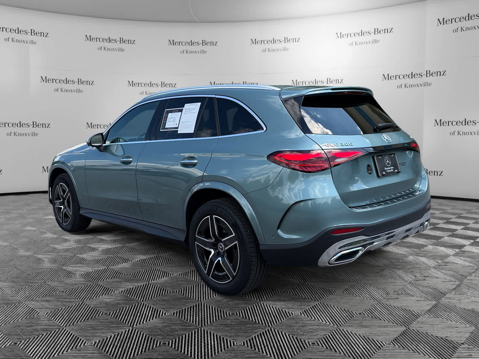 Used 2026 Mercedes-Benz GLC 300 4MATIC image 5