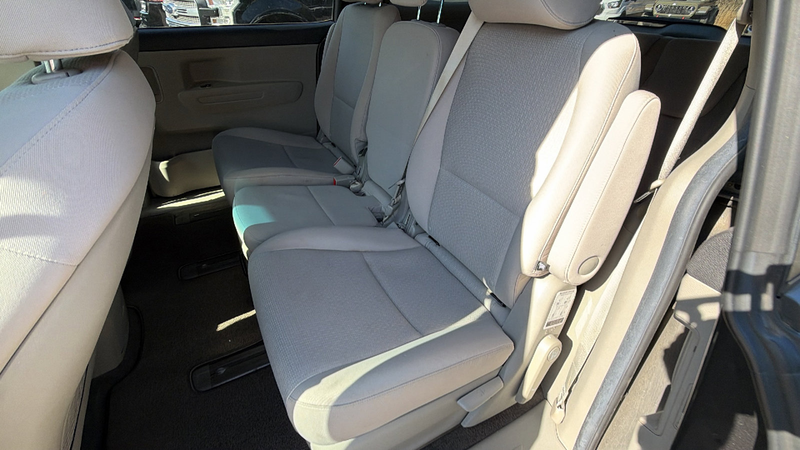 Used 2017 Kia Sedona LX image 22