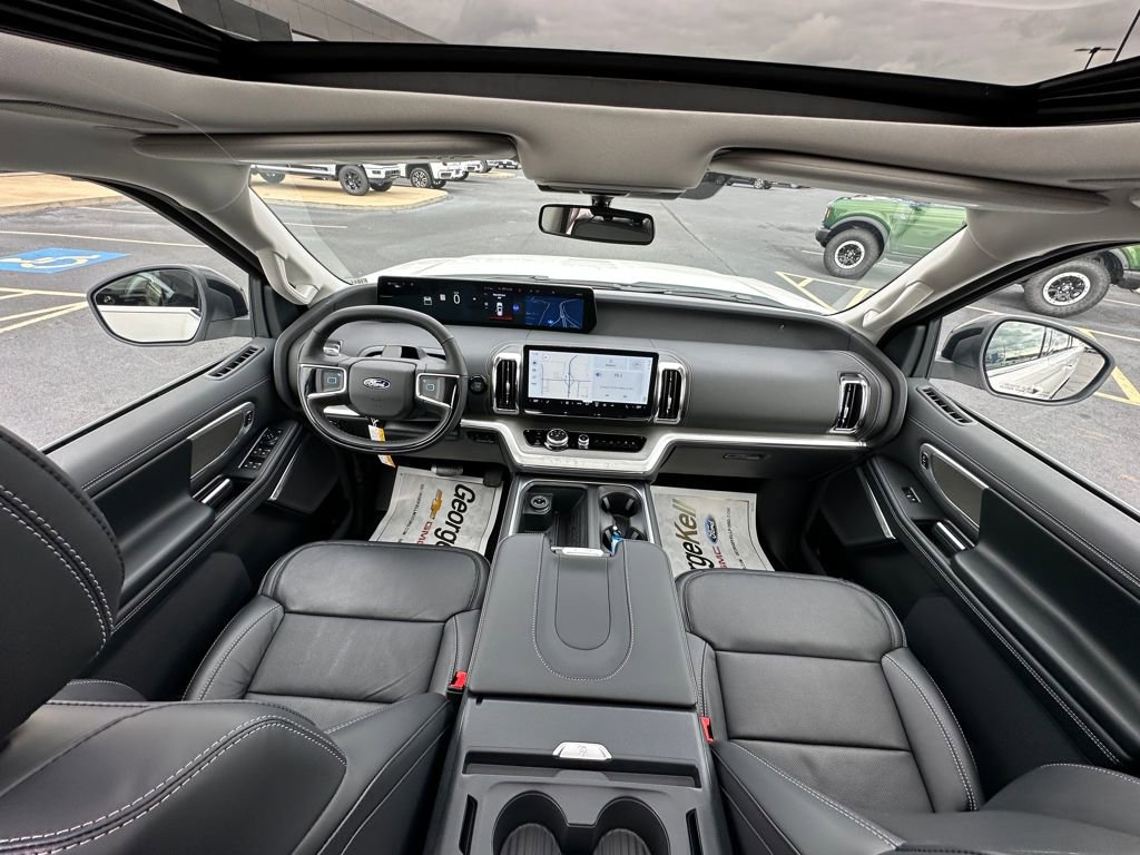 New 2025 Ford Expedition Max Platinum w/ Driver's Package image 5