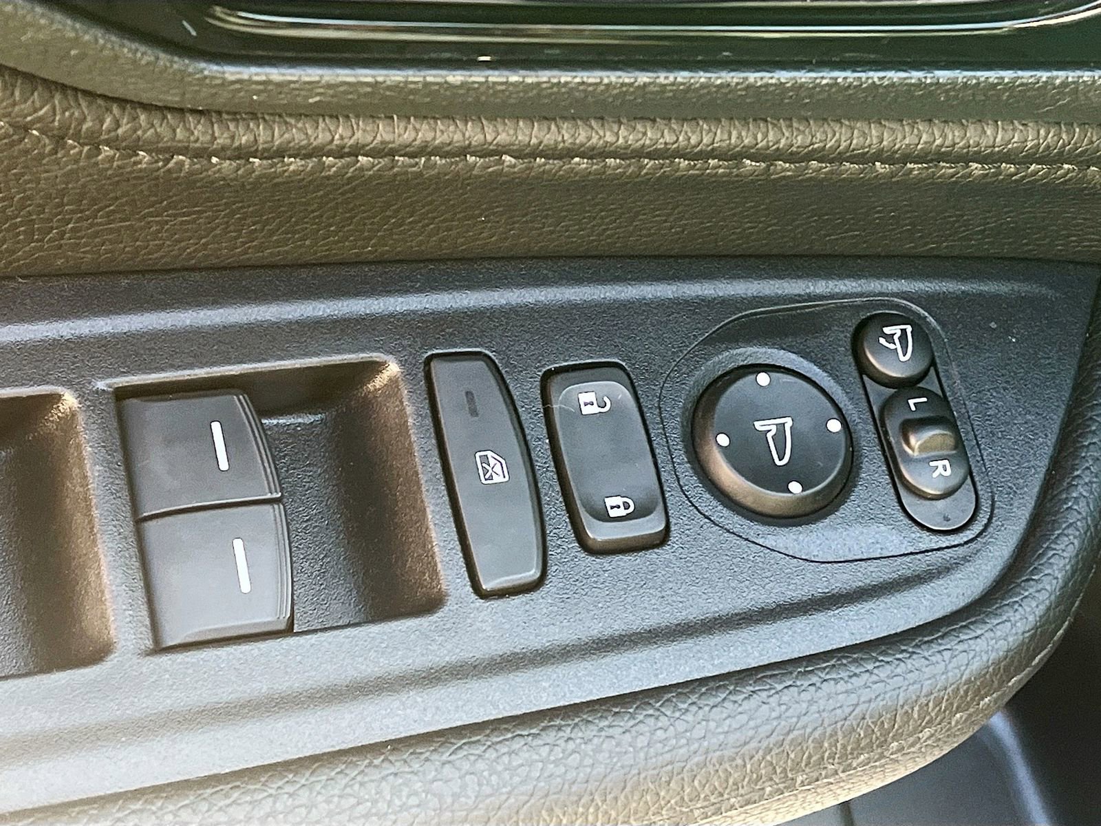 Used 2023 Honda Odyssey Elite image 18