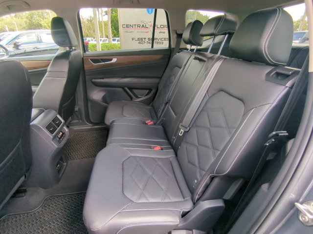 Used 2024 Volkswagen Atlas SE FWD image 16