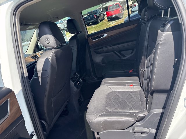 Used 2025 Volkswagen Atlas SE AWD/4WD image 19