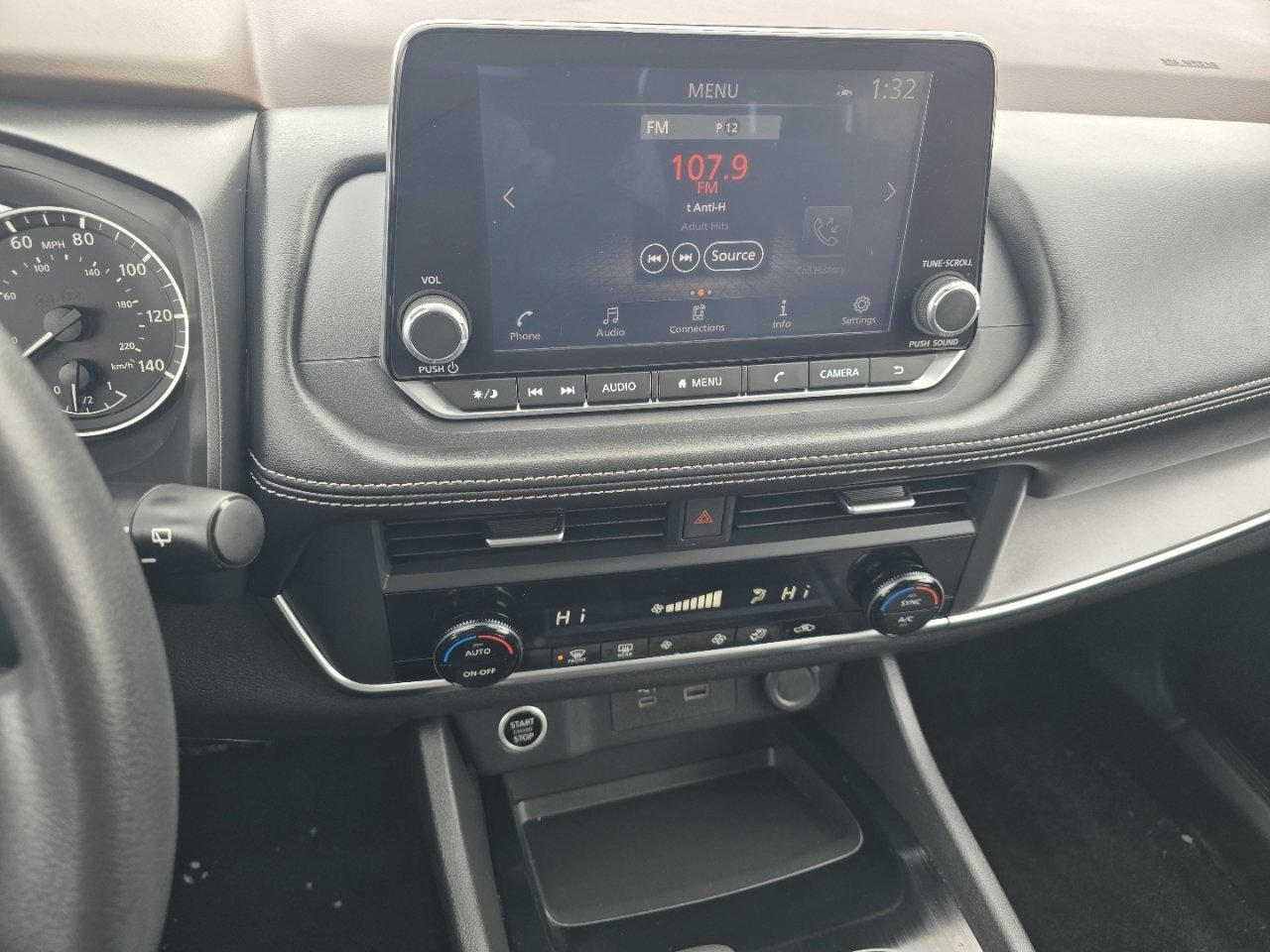 Used 2023 Nissan Rogue SV image 27