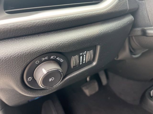 New 2026 Chrysler Pacifica Select image 14