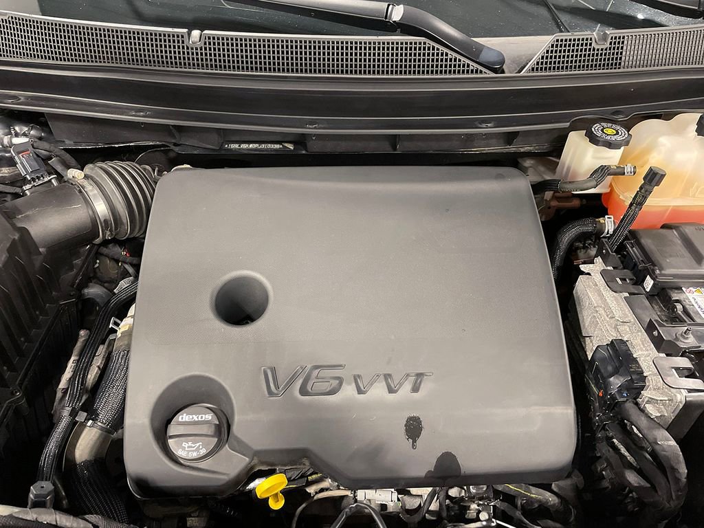 Used 2023 Chevrolet Traverse LT image 39