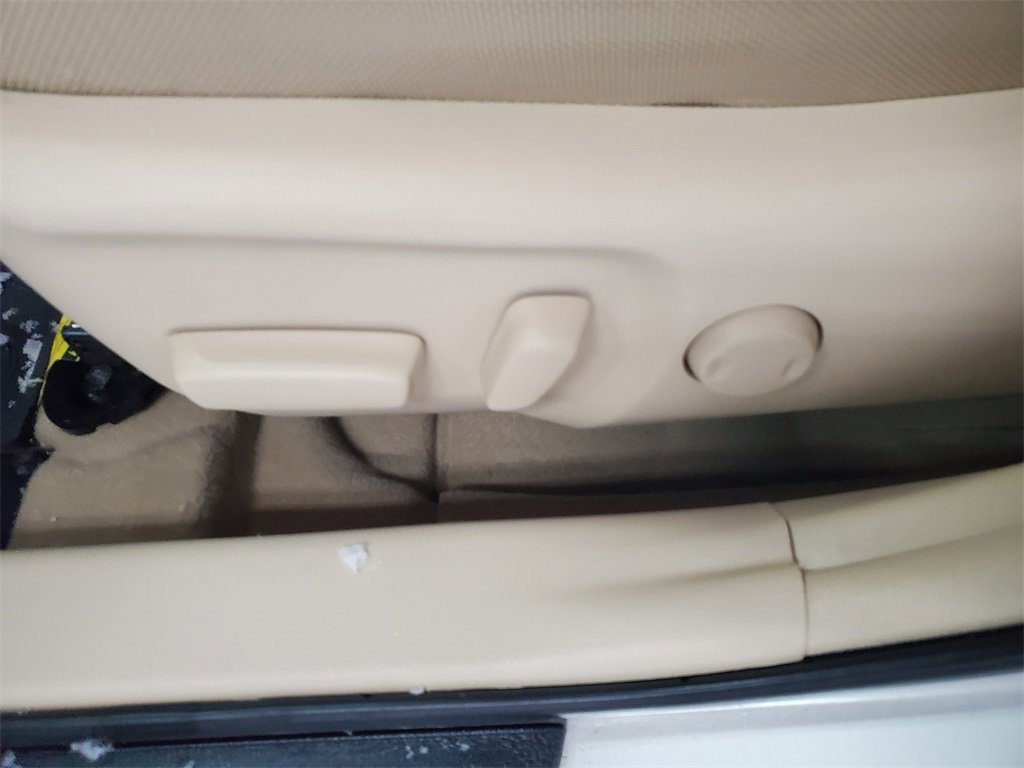 Used 2017 Toyota Camry LE image 7