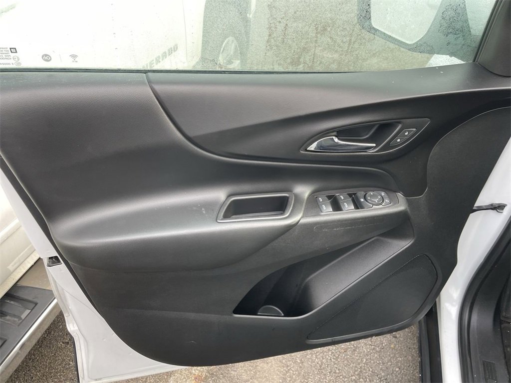 Used 2019 Chevrolet Equinox LT image 3
