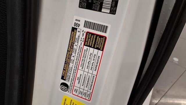 Used 2025 Toyota Sienna XLE image 36