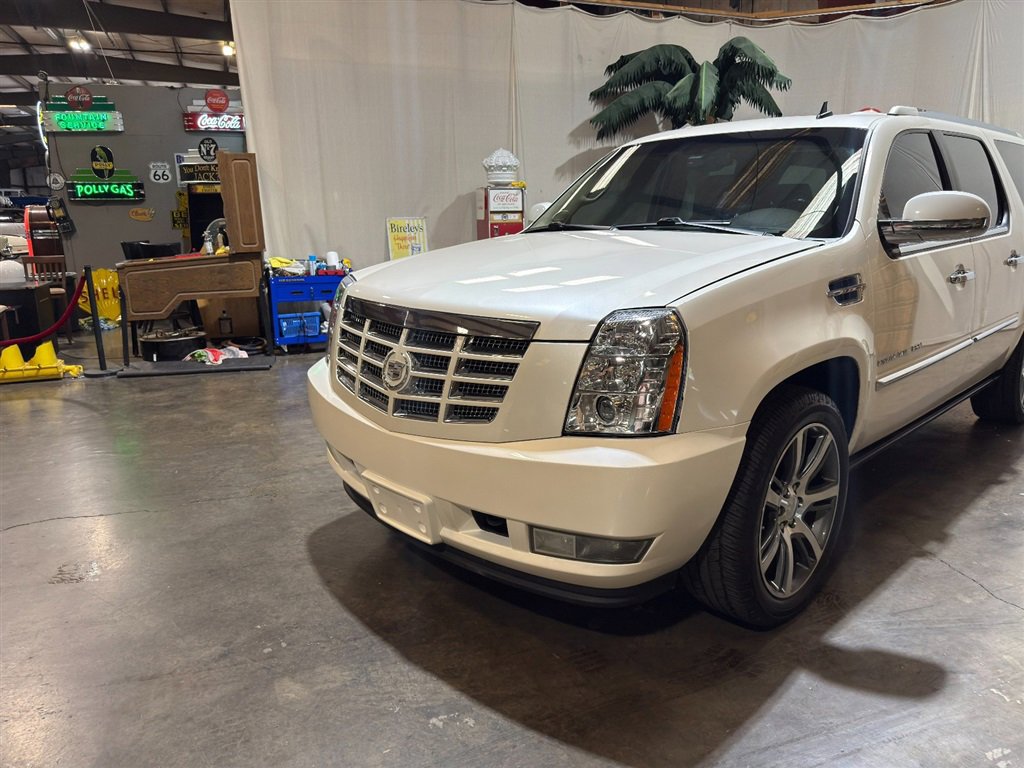 Used 2010 Cadillac Escalade ESV Premium AWD/4WD image 9