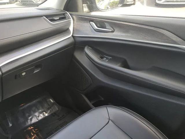 Certified 2023 Jeep Grand Cherokee Limited RWD image 20