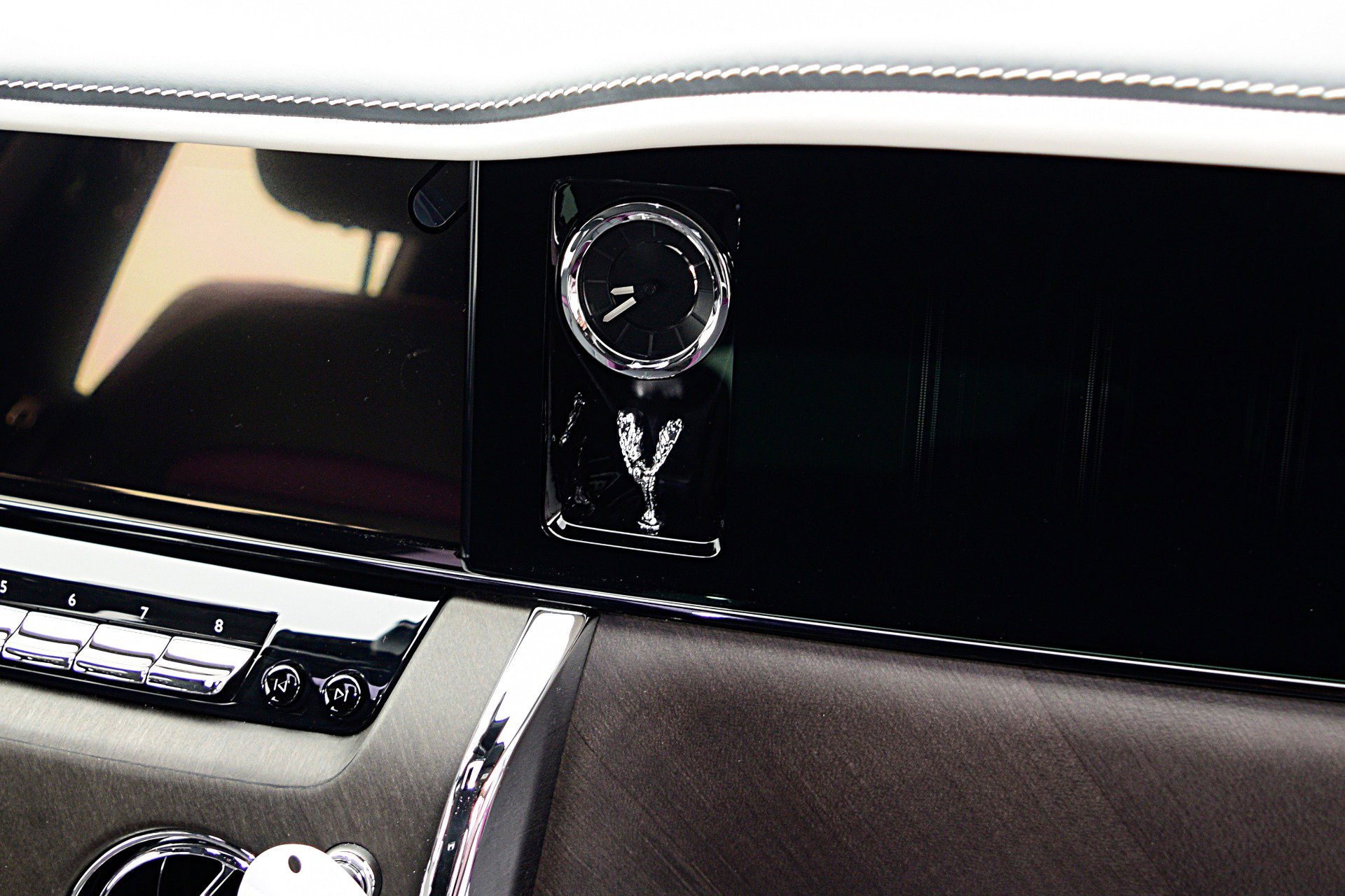 Used 2025 Rolls-Royce Cullinan AWD/4WD image 39
