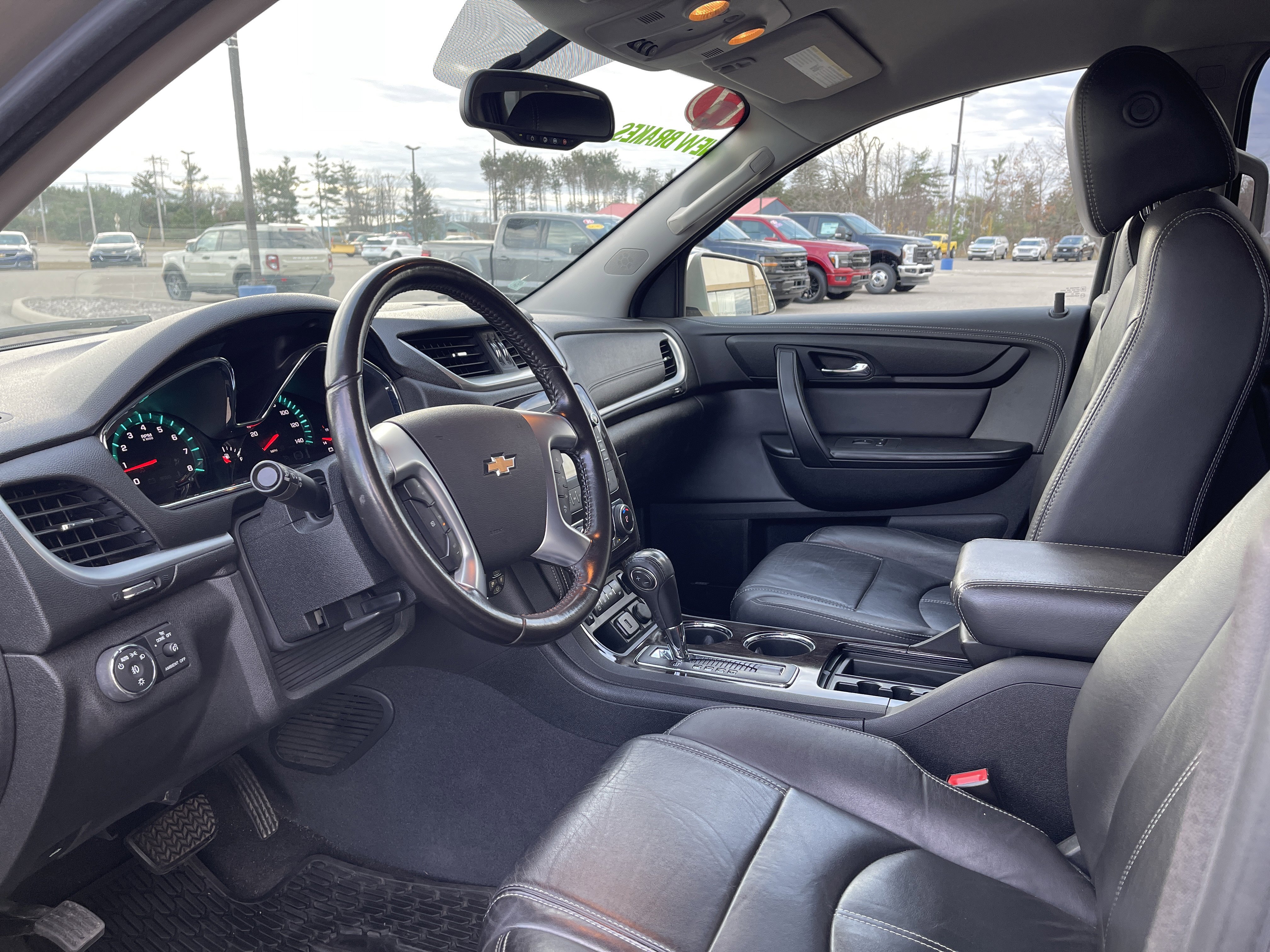 Used 2017 Chevrolet Traverse LT image 12