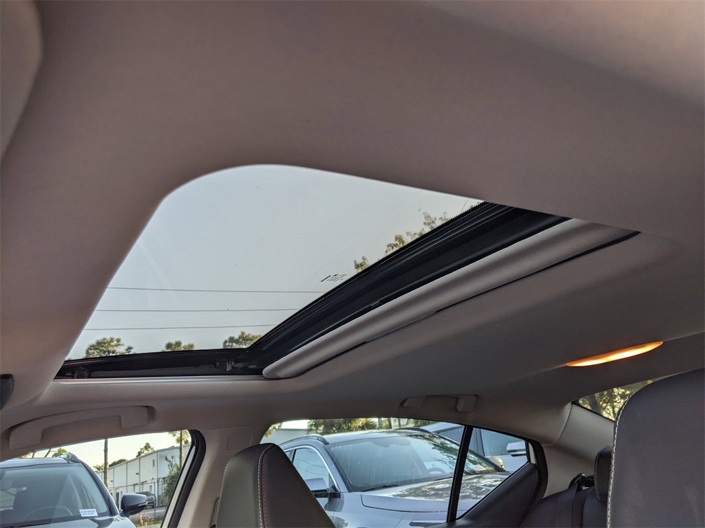 Used 2023 Nissan Altima 2.5 SR w/ SR Premium Package image 17