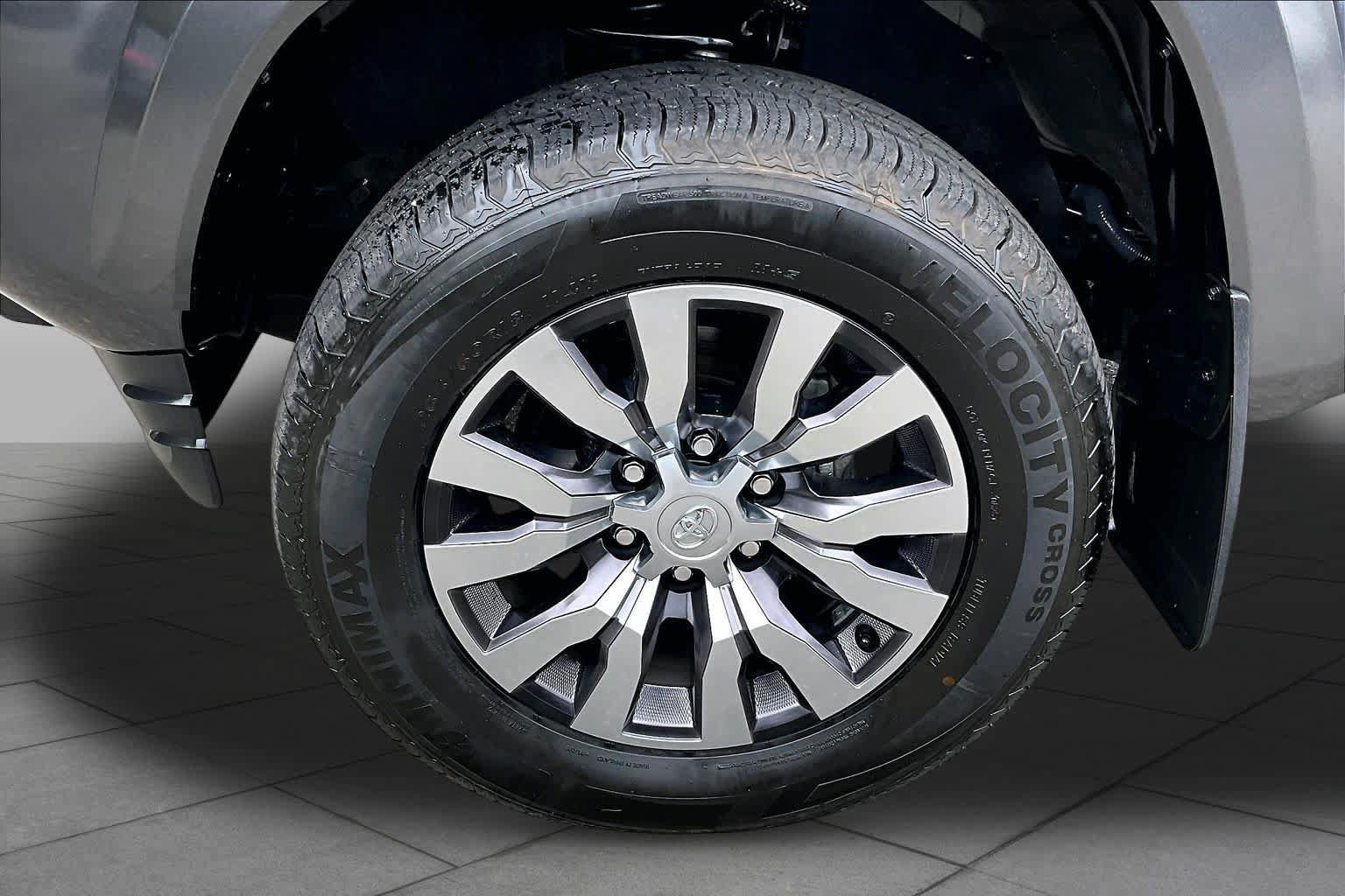 Used 2023 Toyota Tacoma Limited AWD/4WD image 11