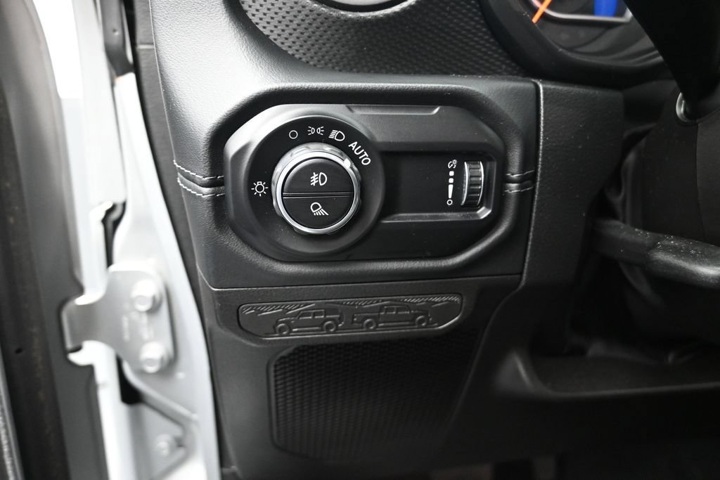 Used 2024 Jeep Gladiator Rubicon w/ Safety Group AWD/4WD image 11