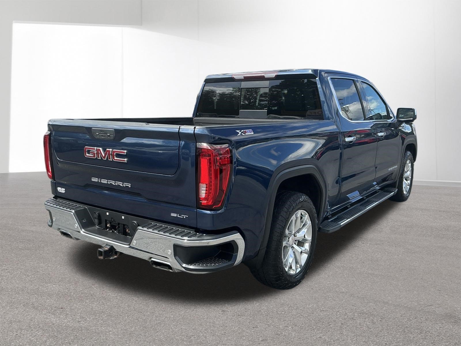 Used 2019 GMC Sierra 1500 SLT w/ SLT Premium Plus Package AWD/4WD image 3