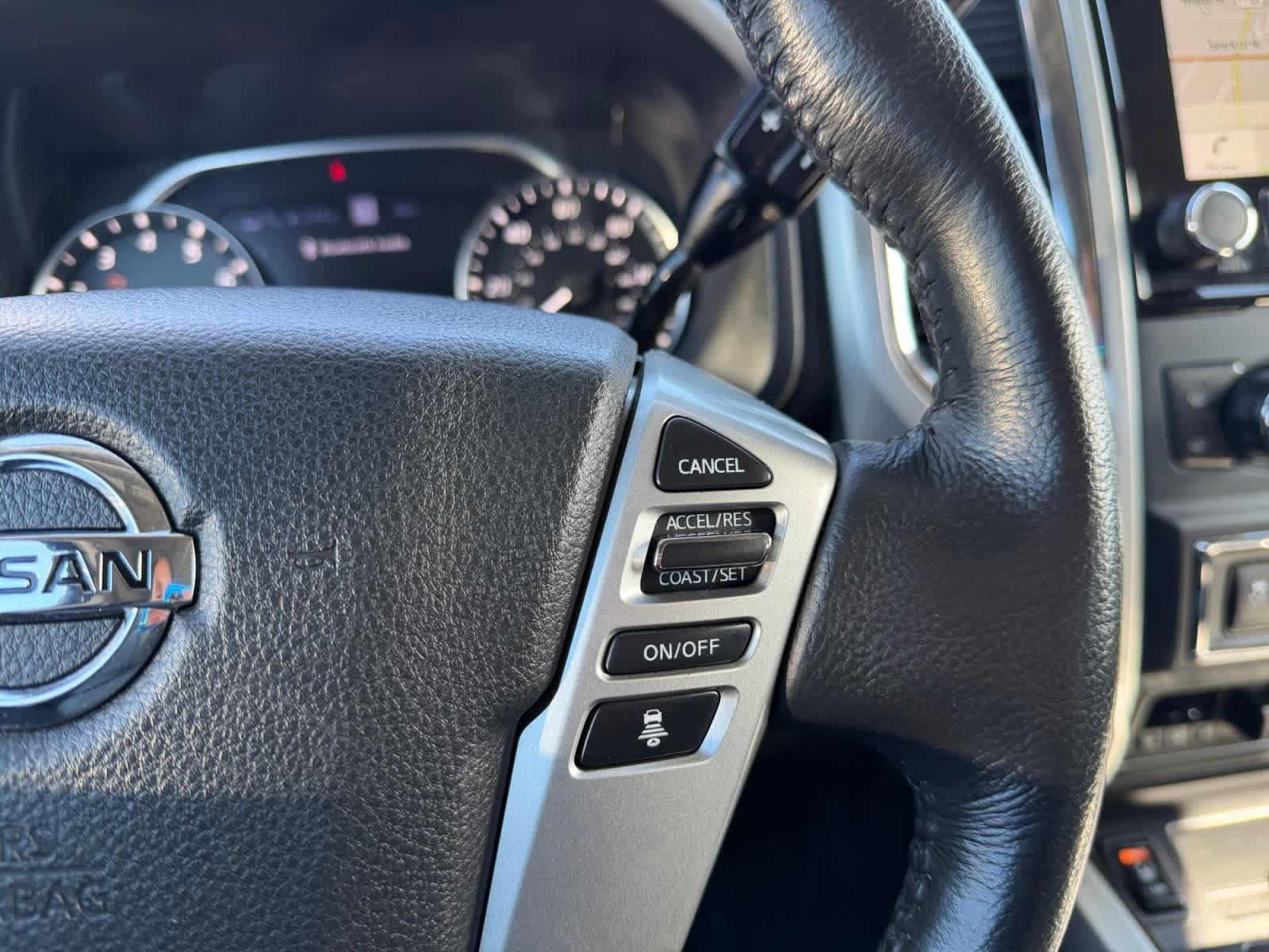 Used 2021 Nissan Titan SV w/ SV Convenience Package AWD/4WD image 21