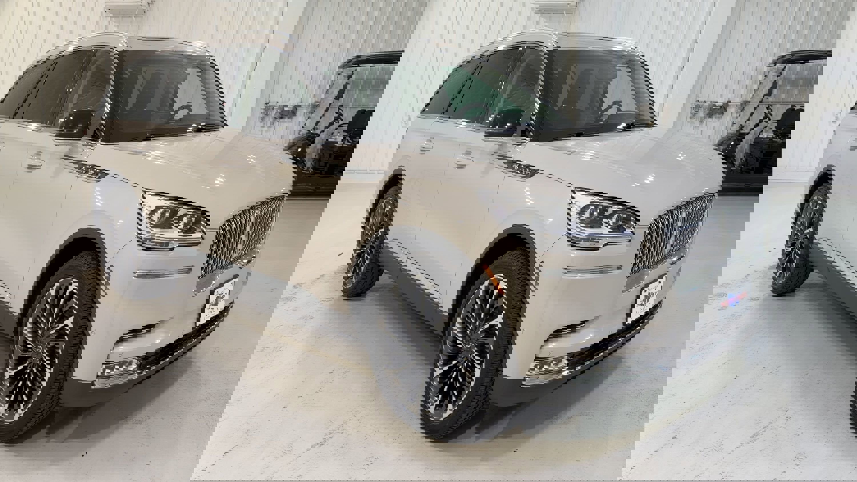 Used 2023 Lincoln Aviator Reserve w/ Equipment Group 201A image 3