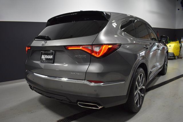 Used 2023 Acura MDX SH-AWD w/ Technology Package image 10