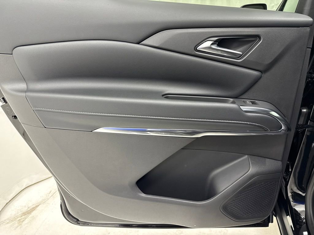 New 2026 Chevrolet Traverse LT w/ Midnight/Sport Edition image 17