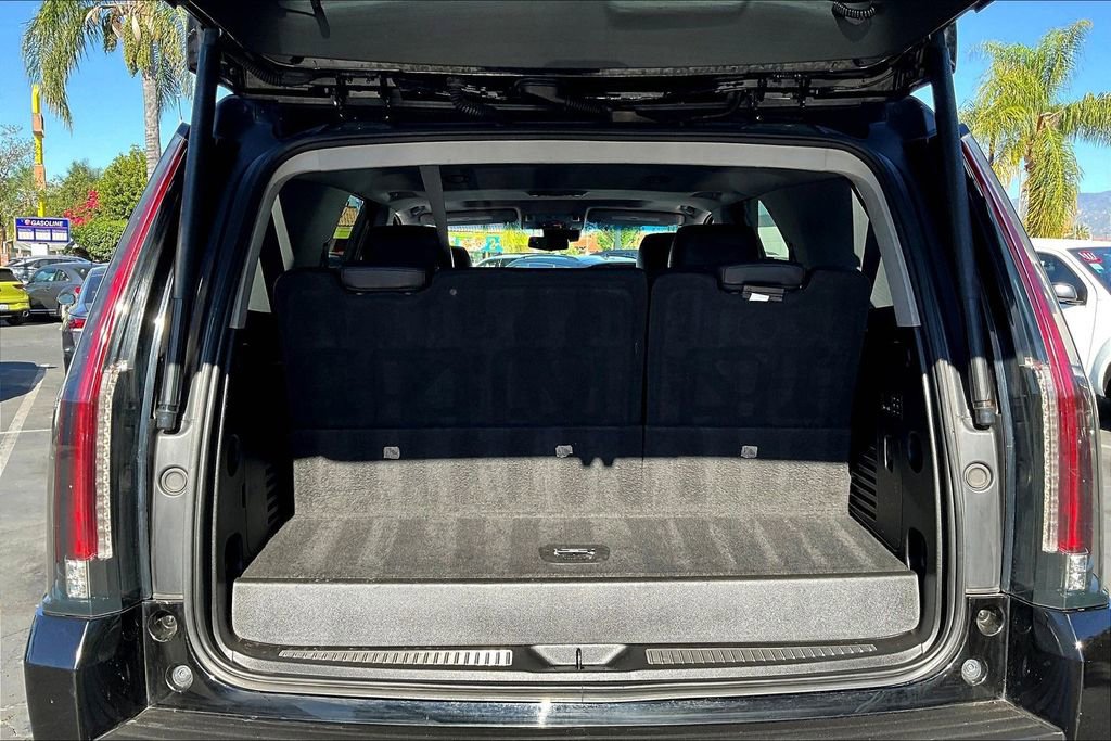 Used 2018 Cadillac Escalade Luxury image 25