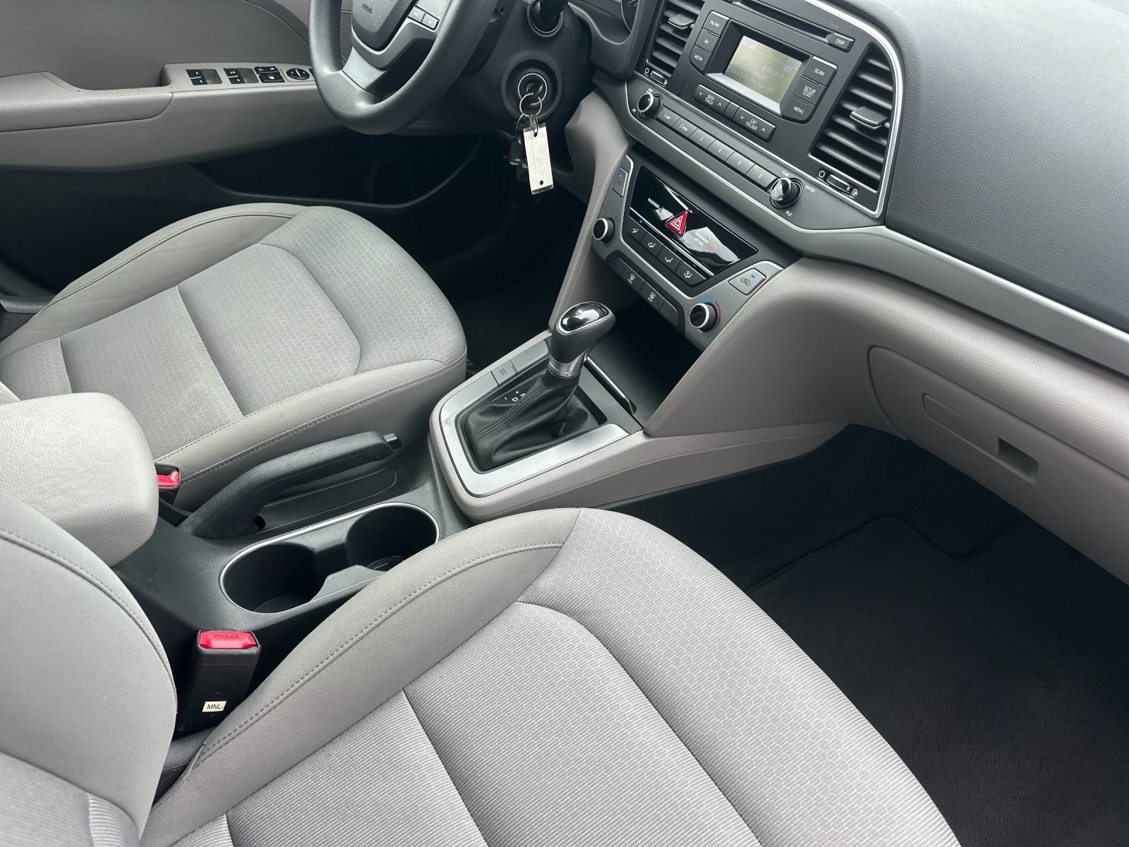 Used 2017 Hyundai Elantra SE FWD image 15