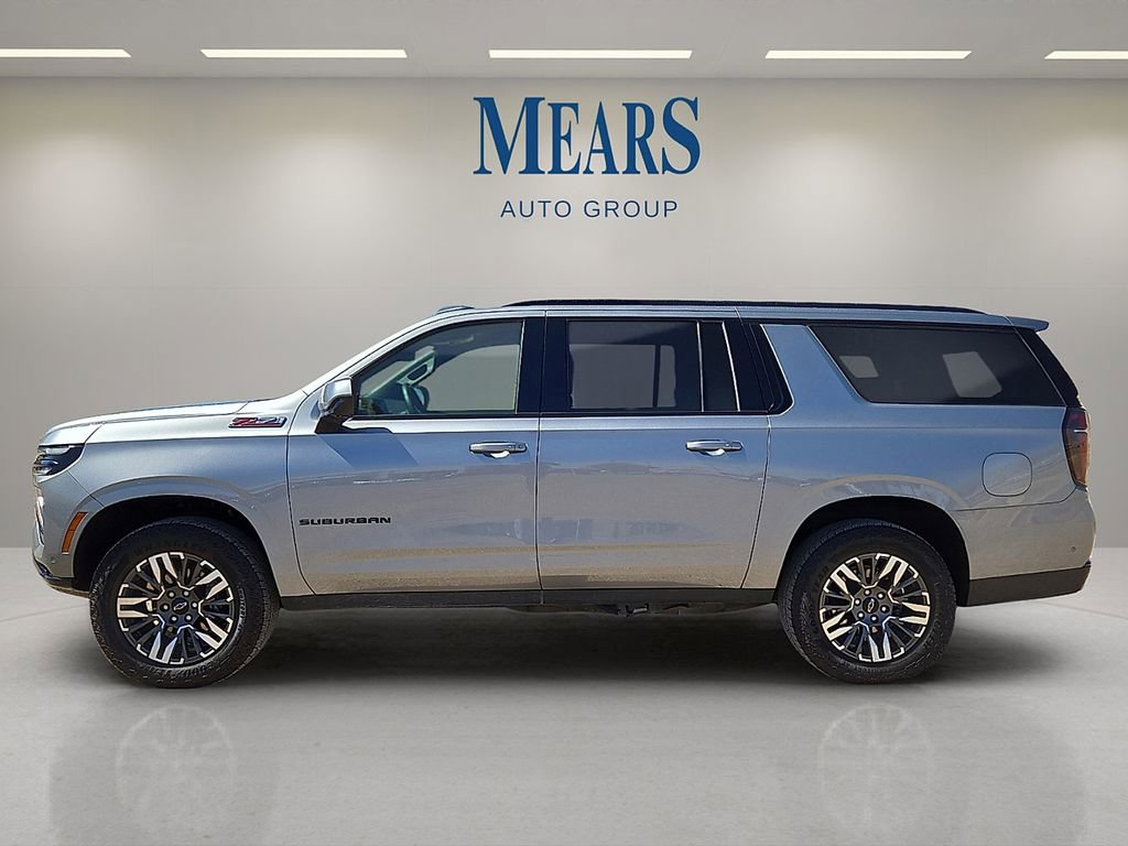 Used 2025 Chevrolet Suburban Z71 image 2
