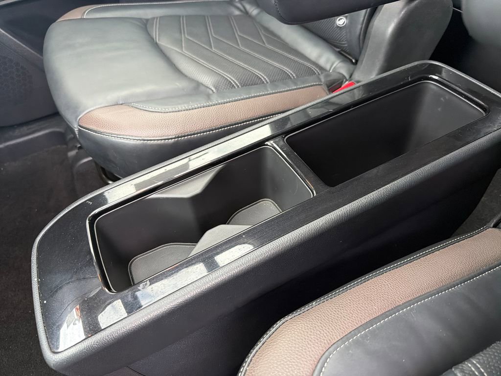 Used 2022 Nissan Pathfinder Platinum w/ Cargo Package image 26