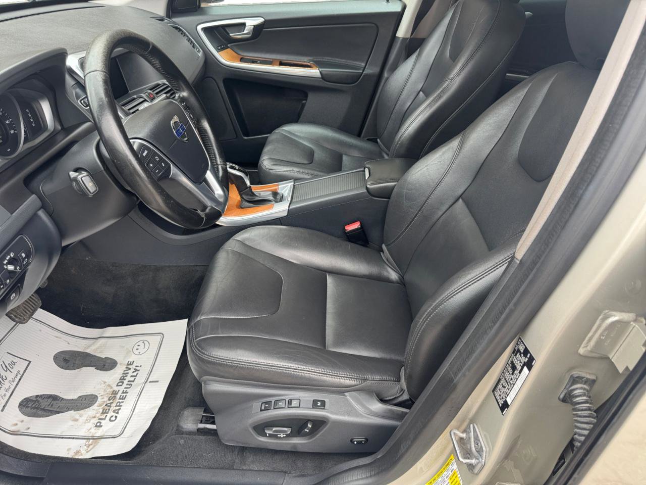 Used 2017 Volvo XC60 T5 Inscription image 5