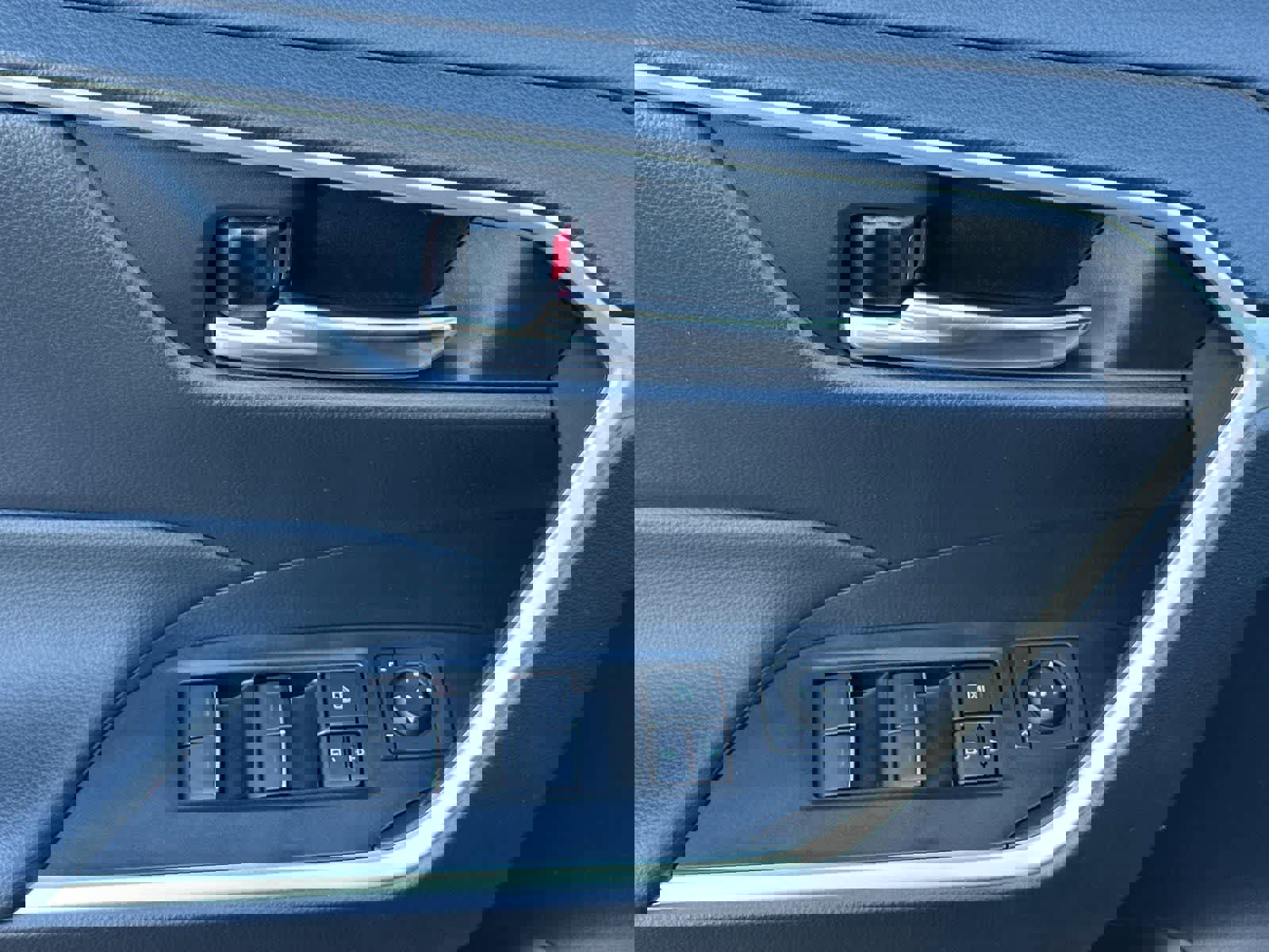 Used 2024 Toyota RAV4 XLE w/ Convenience Package image 13