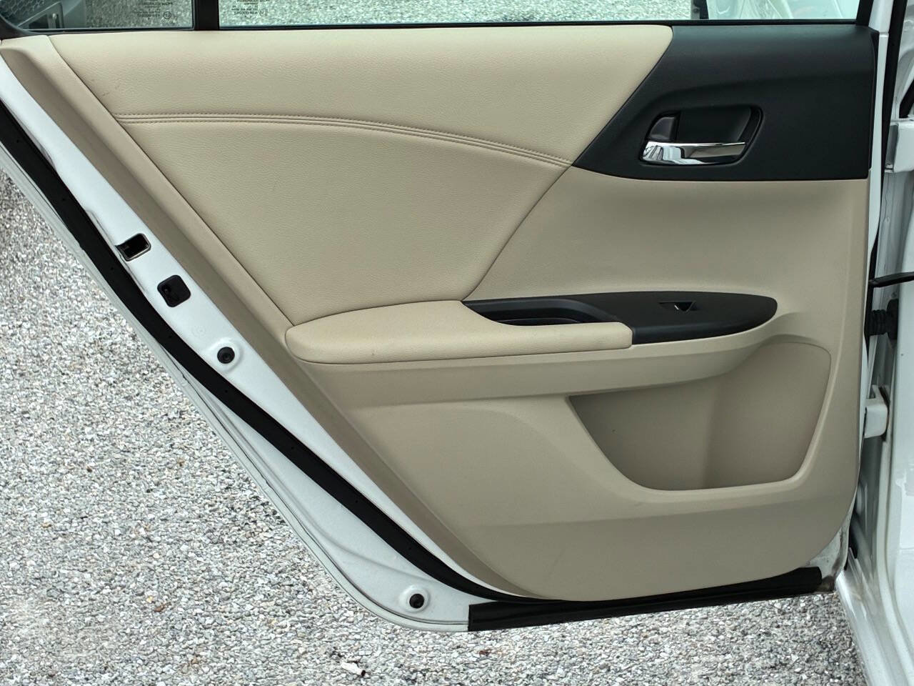 Used 2015 Honda Accord EX-L image 18