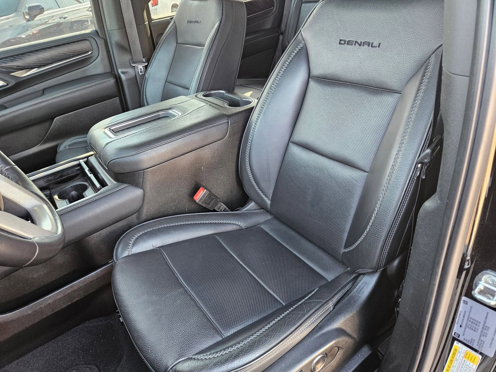 Used 2021 GMC Yukon Denali RWD image 21