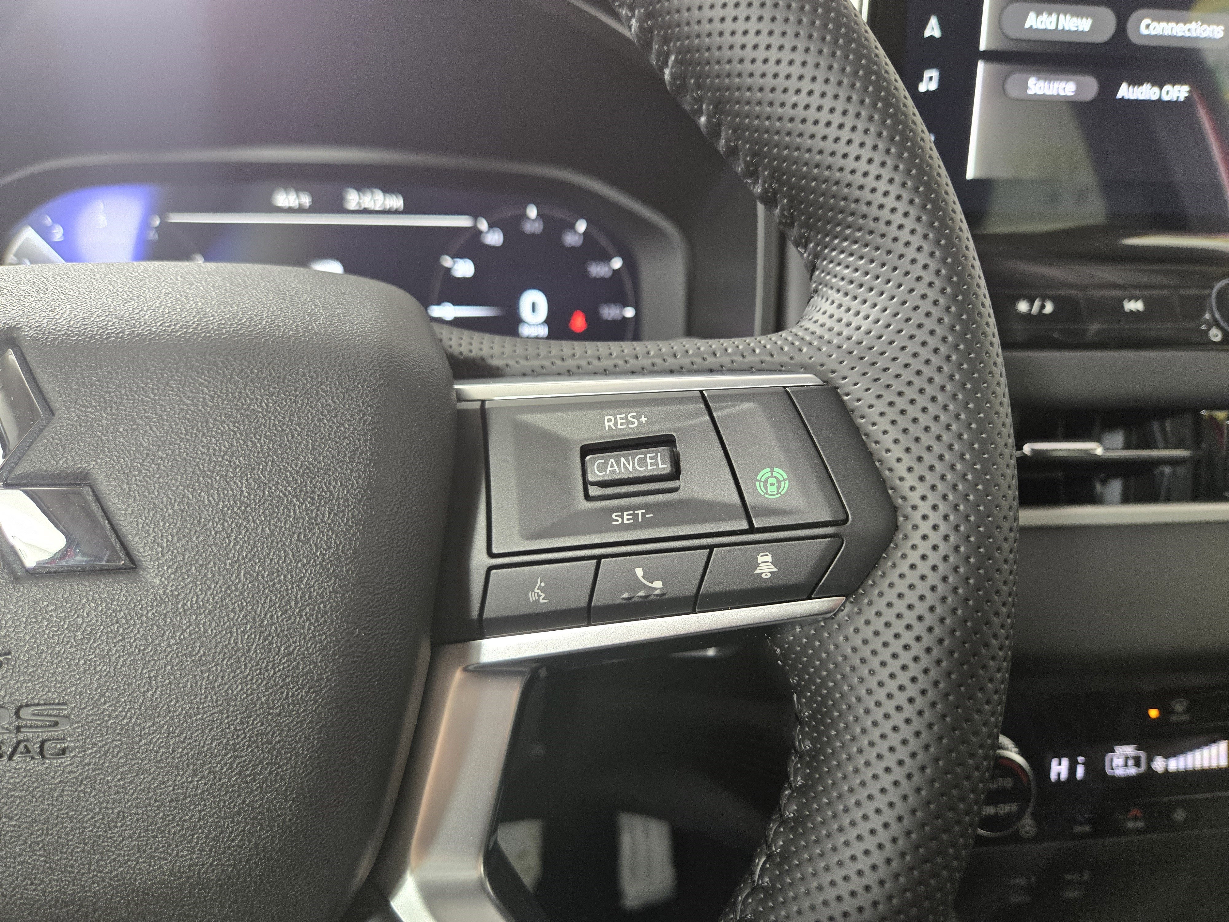 New 2026 Mitsubishi Outlander SEL image 17