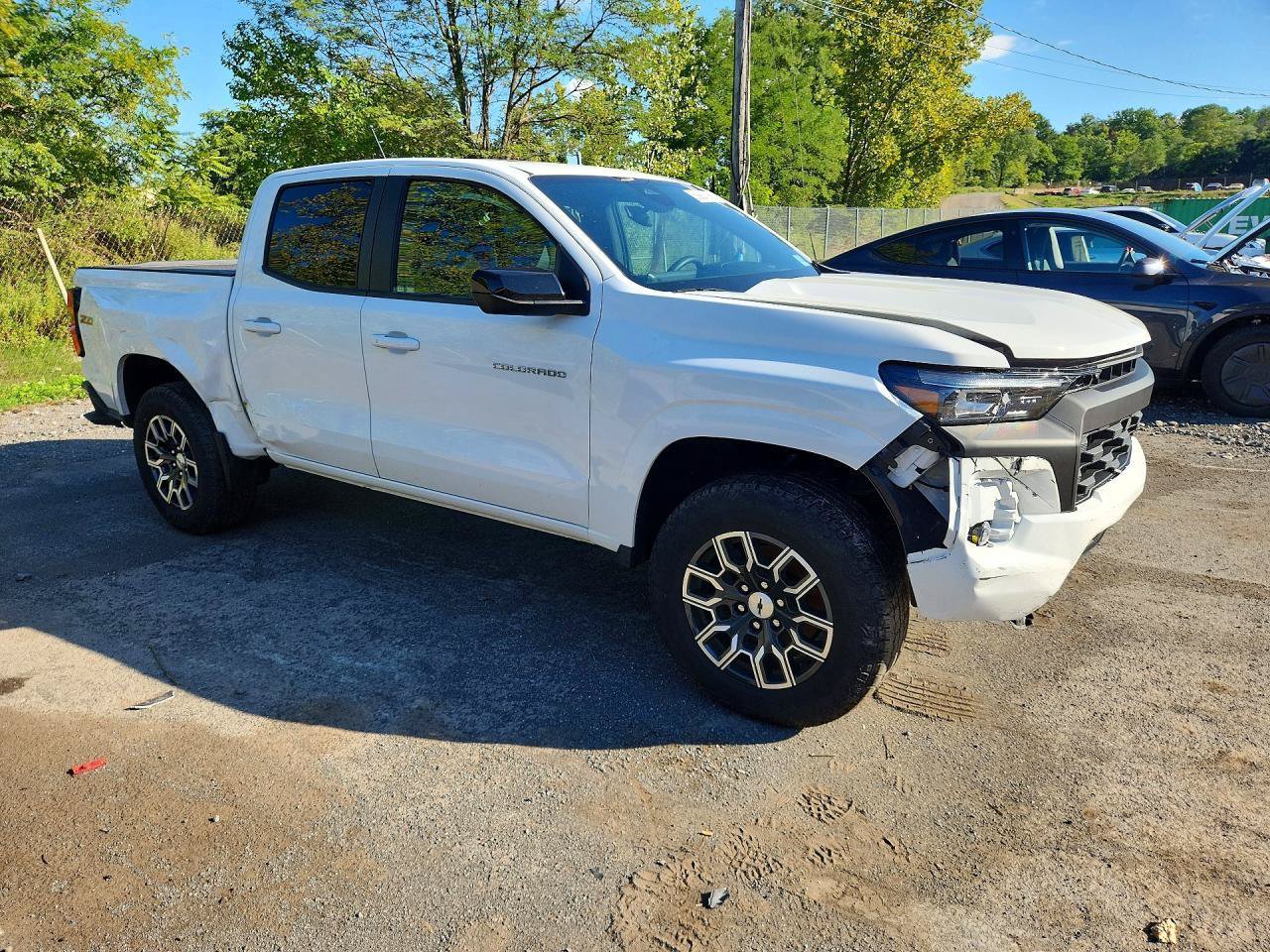 Used 2024 Chevrolet Colorado Z71 w/ Advanced Trailering Package AWD/4WD image 1