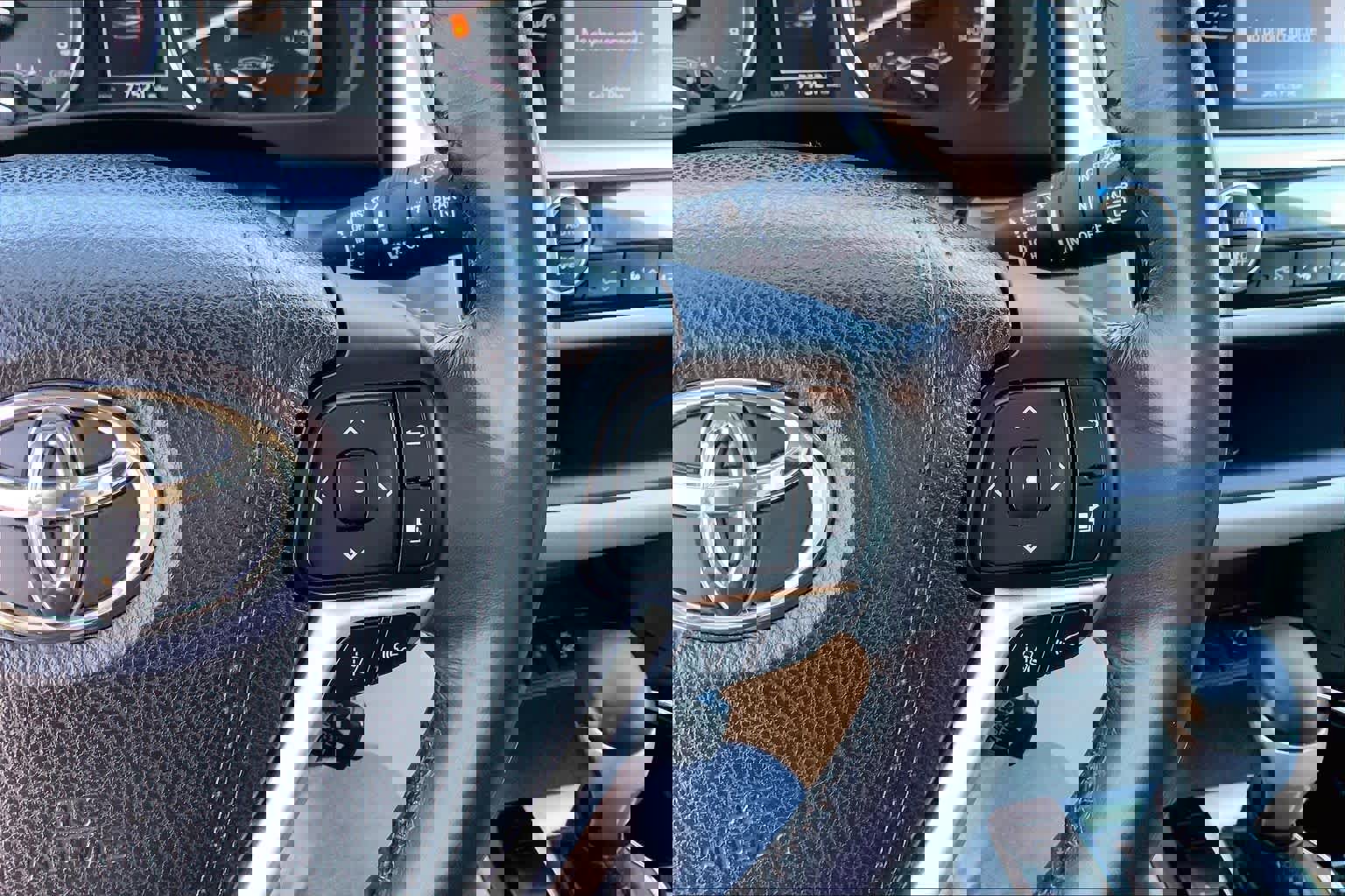 Used 2017 Toyota Highlander XLE image 23